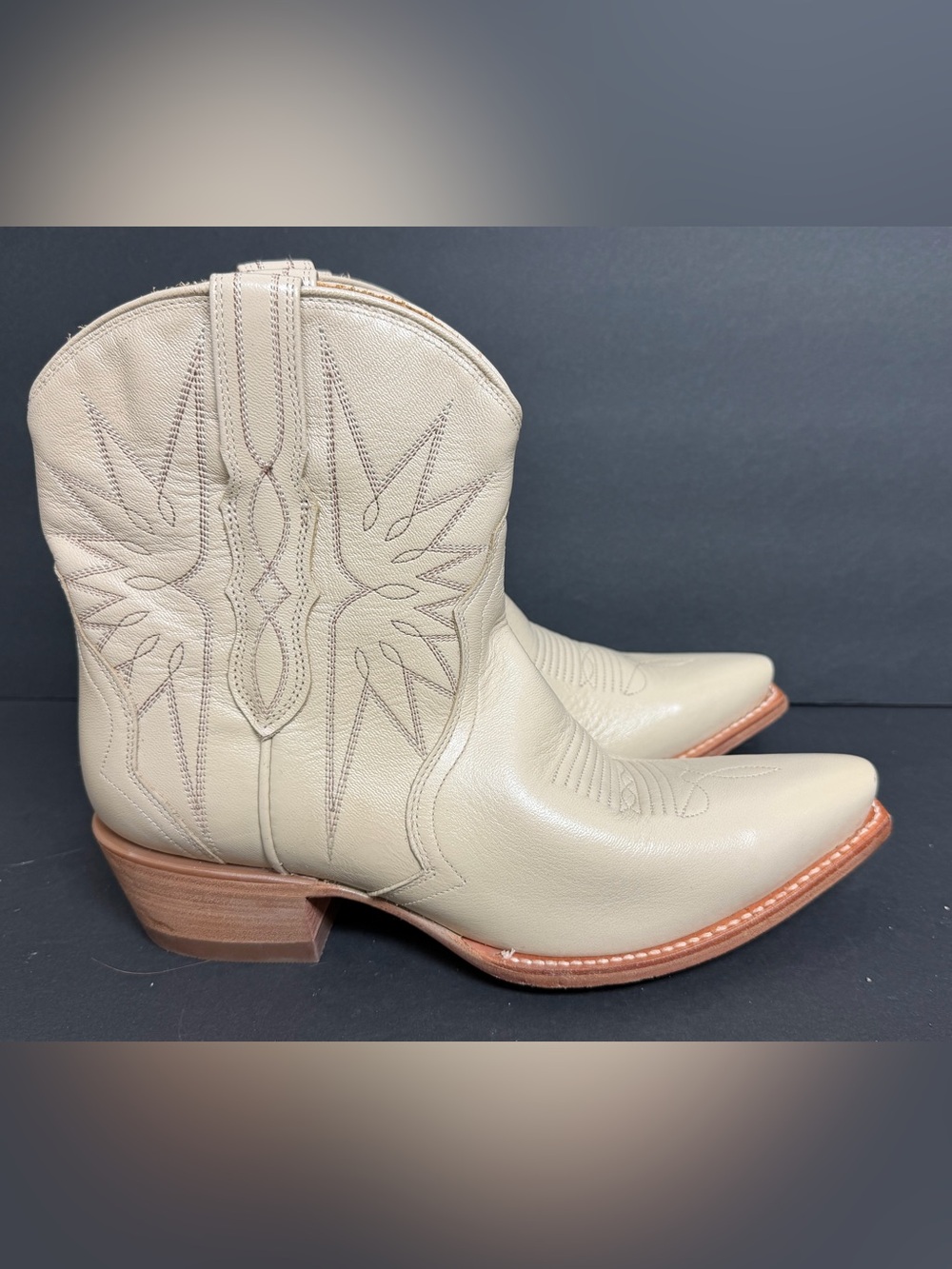 NEW Tecovas Ladies The Lynn Western Cream Booties SIZE 9.5B Retail $325